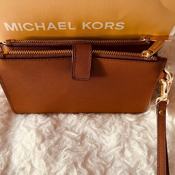 Michael Kors Double Zipper pockets ID CC and money pockets NWT leather and Logo - Picture 2 of 11